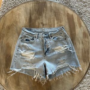 New without tag Distressed Denim AE Boyfriend fit with Shorts size 4